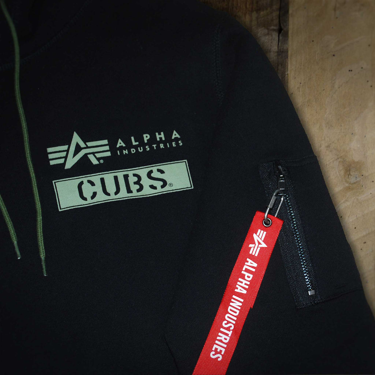 Chicago Cubs Alpha Industries Hooded Sweatshirt – Sports Wrigleyville Bullseye